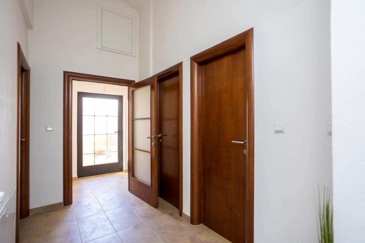 Apartmani Beba Omišalj Eksteriør billede