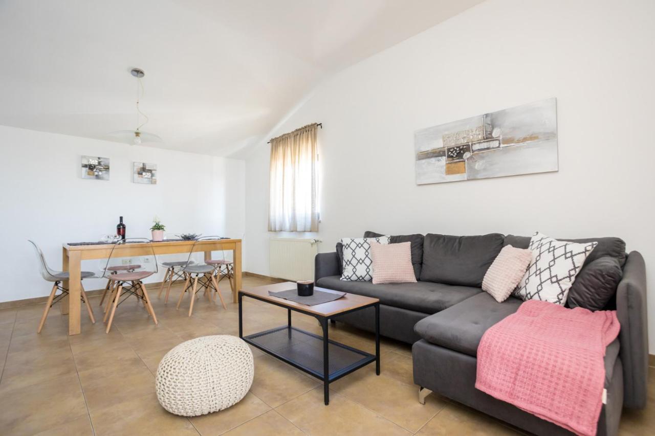 Apartmani Beba Omišalj Eksteriør billede