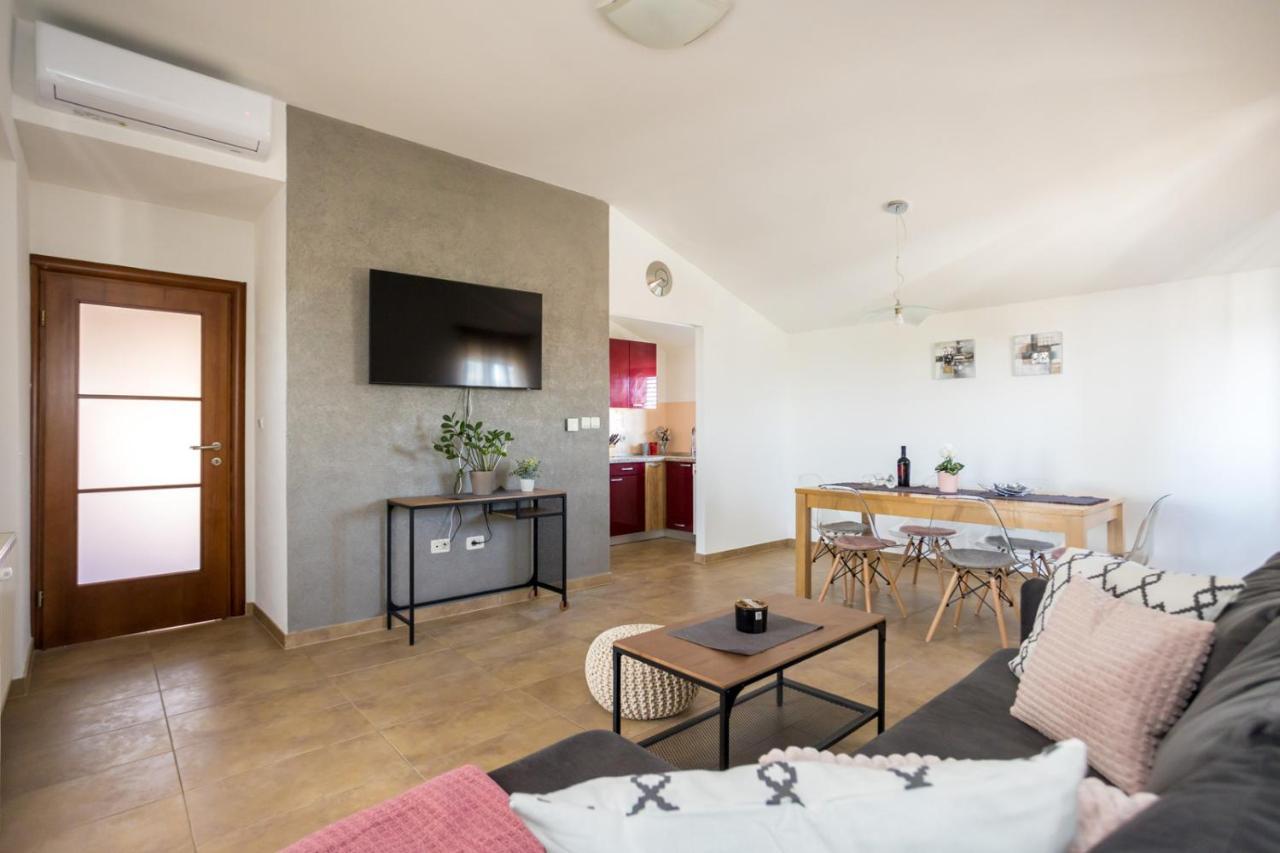Apartmani Beba Omišalj Eksteriør billede