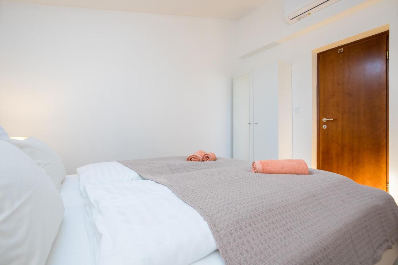 Apartmani Beba Omišalj Eksteriør billede